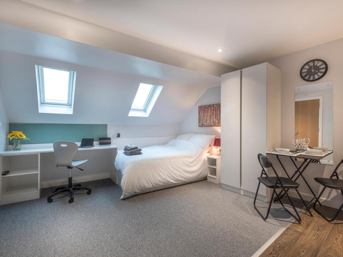 Pass The Keys Cosy High Street Studio With Free Parking Apartment Lincoln Exterior photo