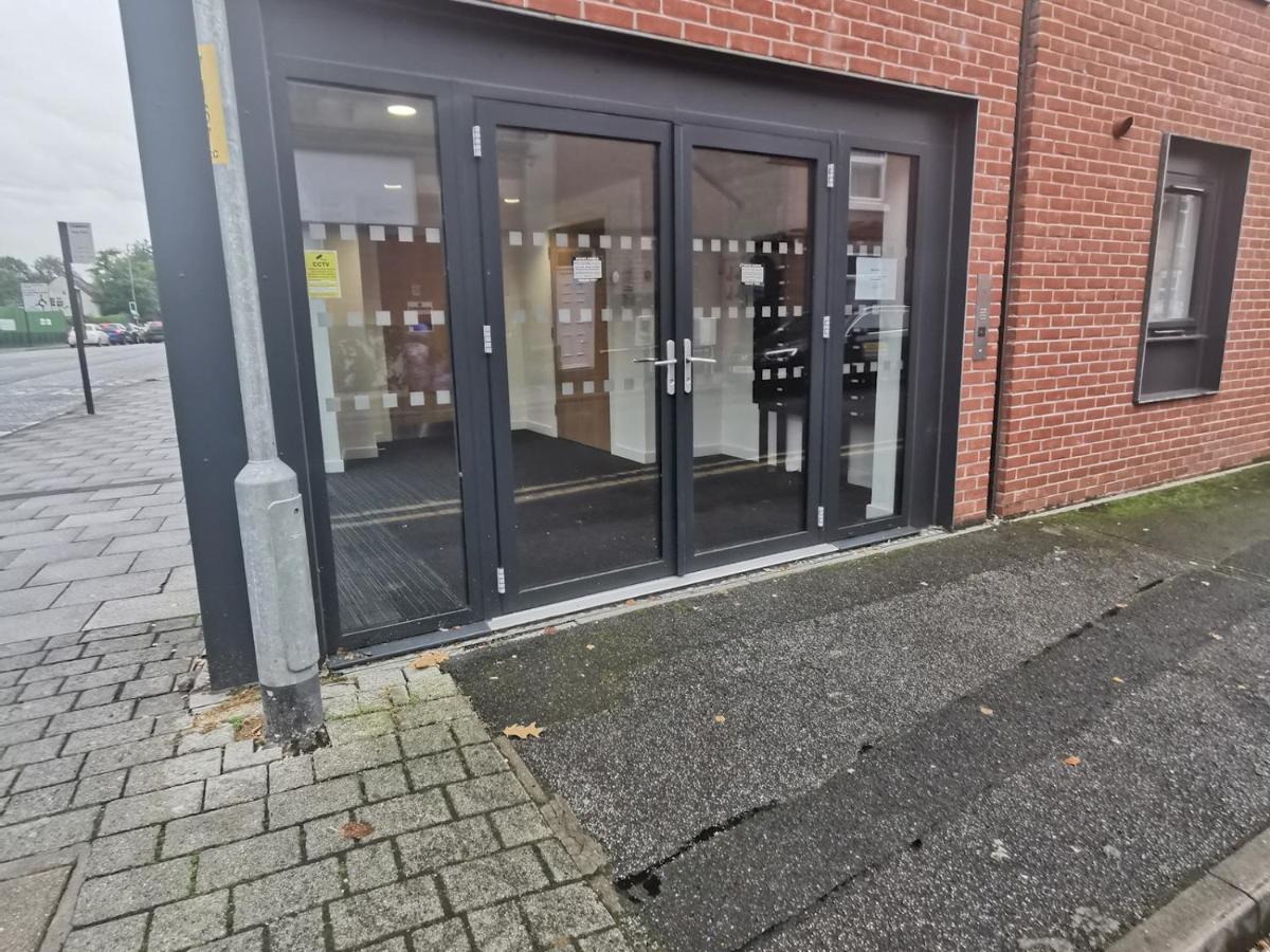 Pass The Keys Cosy High Street Studio With Free Parking Apartment Lincoln Exterior photo