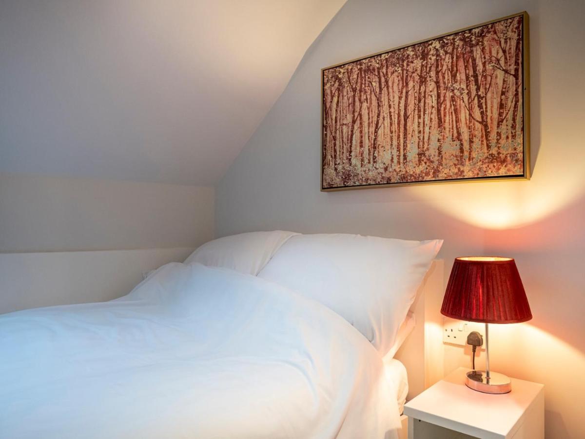 Pass The Keys Cosy High Street Studio With Free Parking Apartment Lincoln Exterior photo